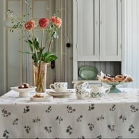 Image 1 of Nappe et coussin fleuri