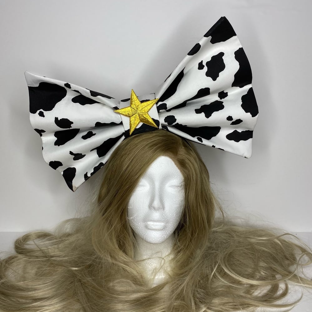 OFFICIAL "MOO-LAH" BOW