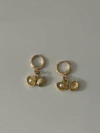 Image 4 of Seashell Treasure Huggies
