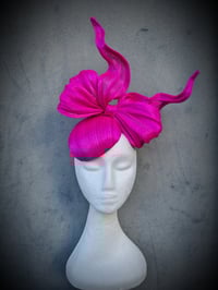 Image 1 of 'Bowie' in Hot Pink