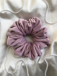 Image 2 of SCRUNCHIE OVERSIZED LILY/LILIA