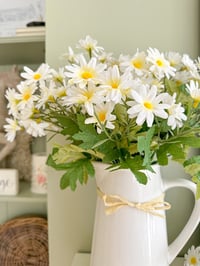 Image 3 of Daisy Bouquet ( 3 Sprays Included )