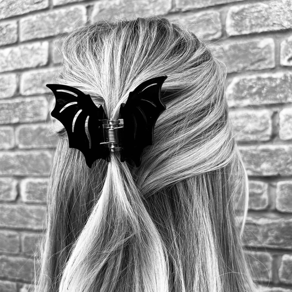 Image of Gothic Bat Claw Hair Clip