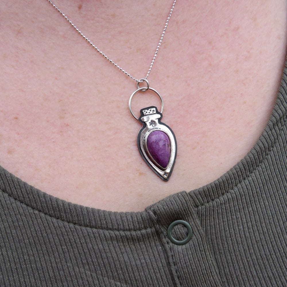 Ethereal Elixir Purpurite Potion Bottle Pendant (small) Star Detail
