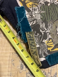 Image 4 of V2 shorts Sz 32