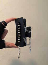 Image 1 of FIERCE CLAW CLIP (style g)