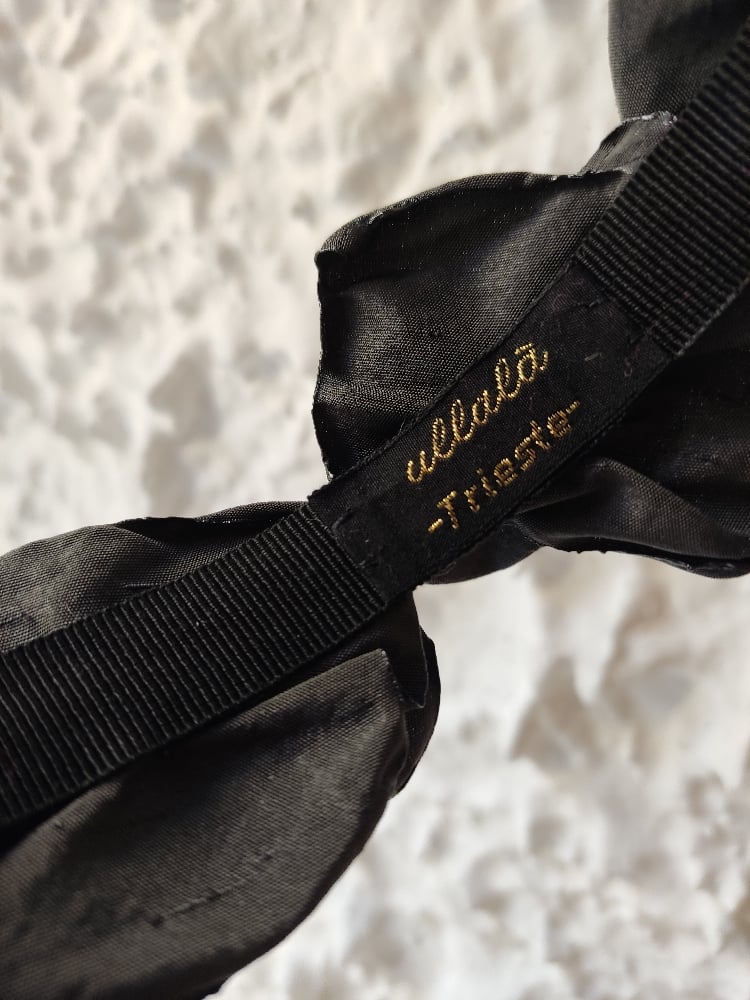 Image of Cerchietto coroncina floreale nero