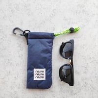 Image 2 of Shades holder 03