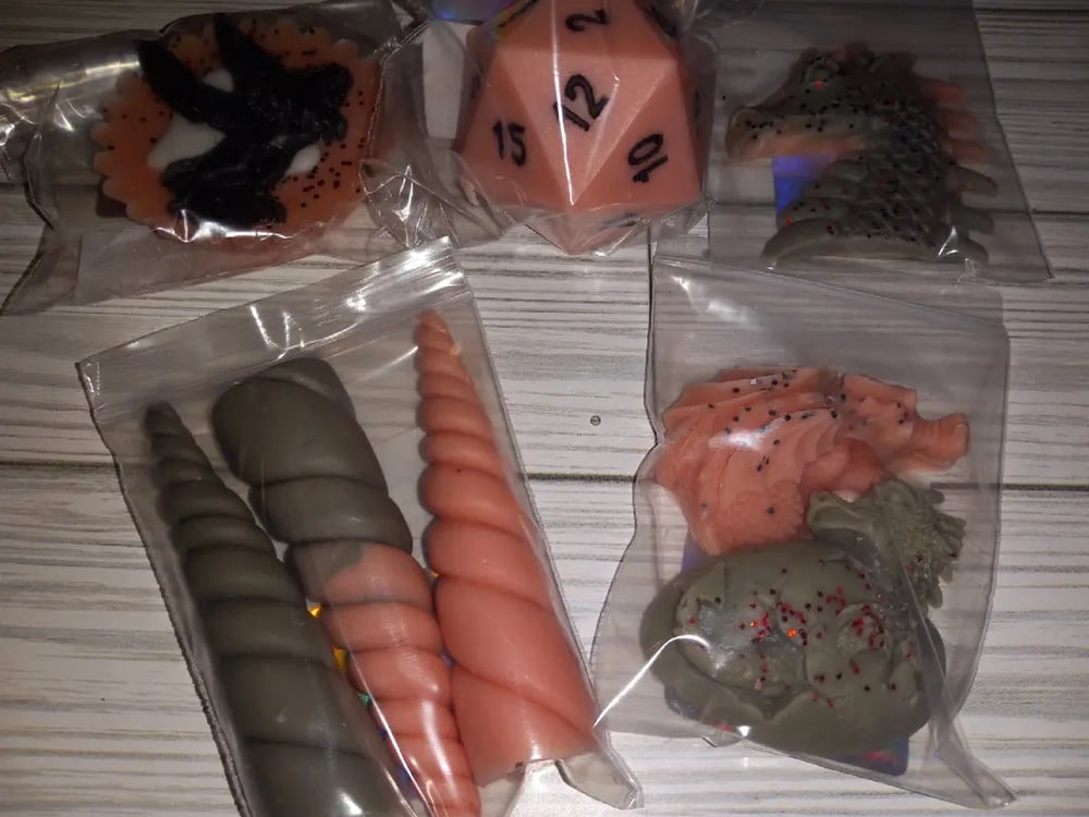 Image of A world of dragons box.