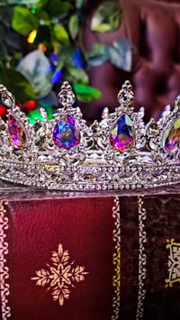 Image 2 of 👑The Armored Kingdom Holographic Queens Crown (Silver)