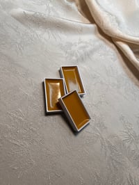 Kuretake Gansai pigment — mustard yellow