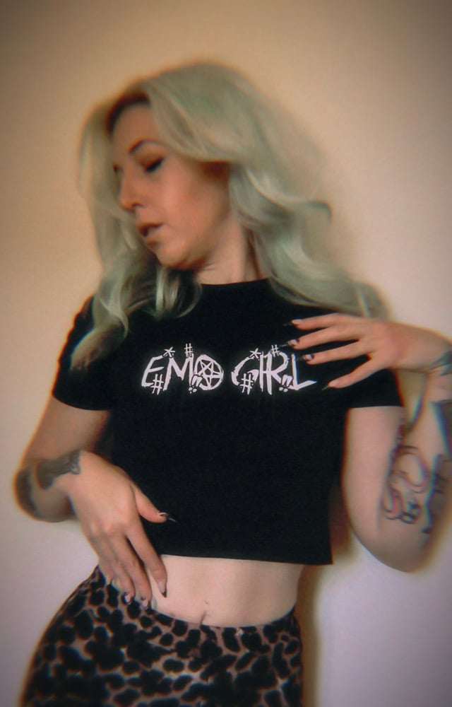 Image of EMO GIRL CROP BLACK