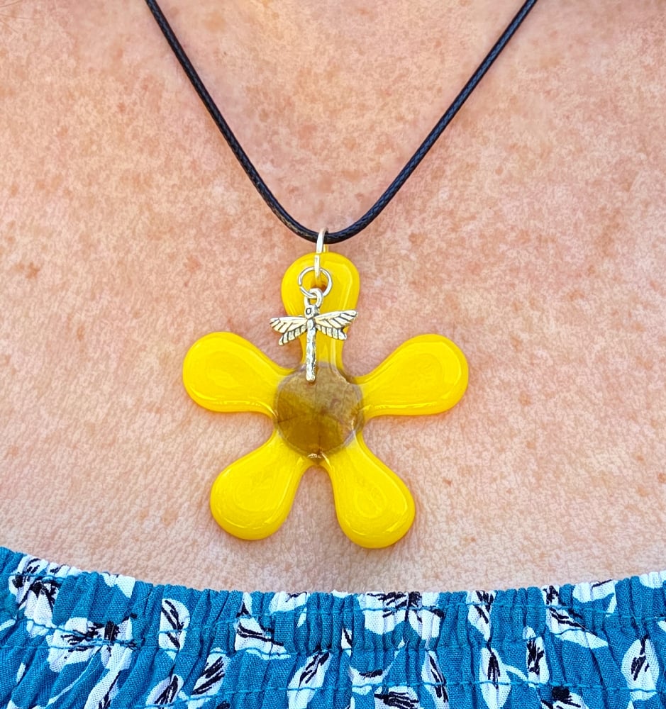 Image of Fused Glass Yellow/Gold Daisy Pendant