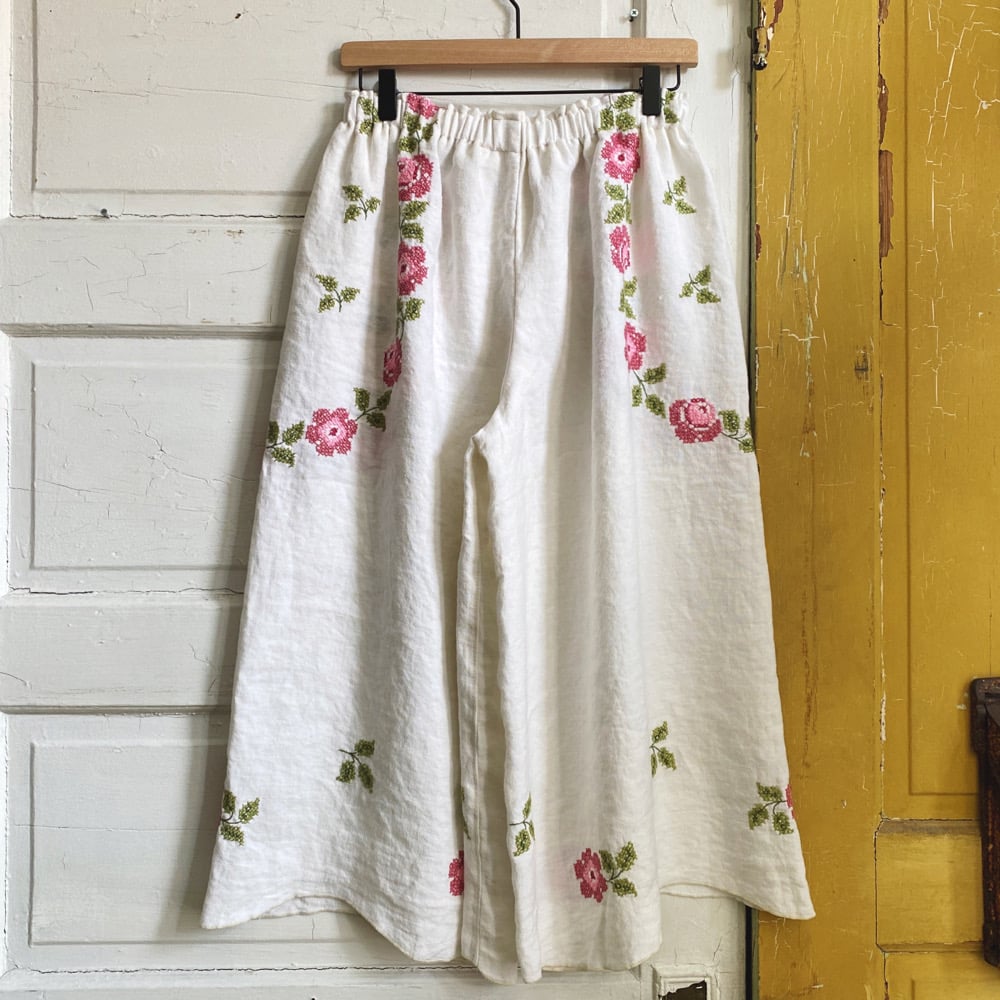 Image of Rose on the Hips Linen Tablecloth Granny Pants