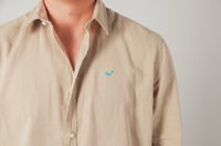 Image 4 of Camisa de lino tierra