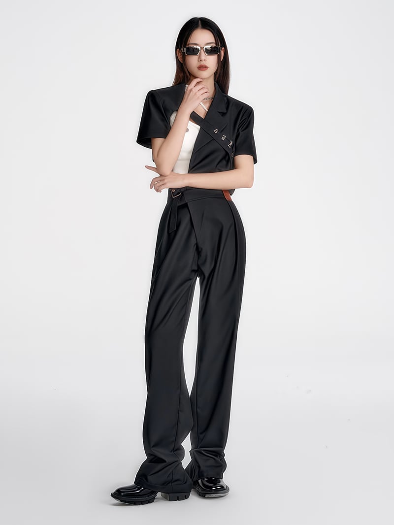 DEPOP reserve for Felix: two-piece suit with blazer and trousers