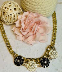 Image 1 of Flower & Rhinestone Chunky Gold Chain Necklace 