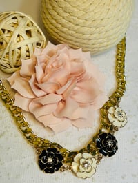 Image 5 of Flower & Rhinestone Chunky Gold Chain Necklace 