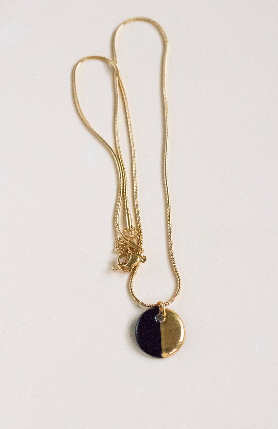 Image of ÍSIS Black Porcelain Necklace