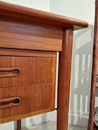 Image 5 of Bureau danois en teck