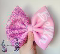 Image 1 of Glitter name bows