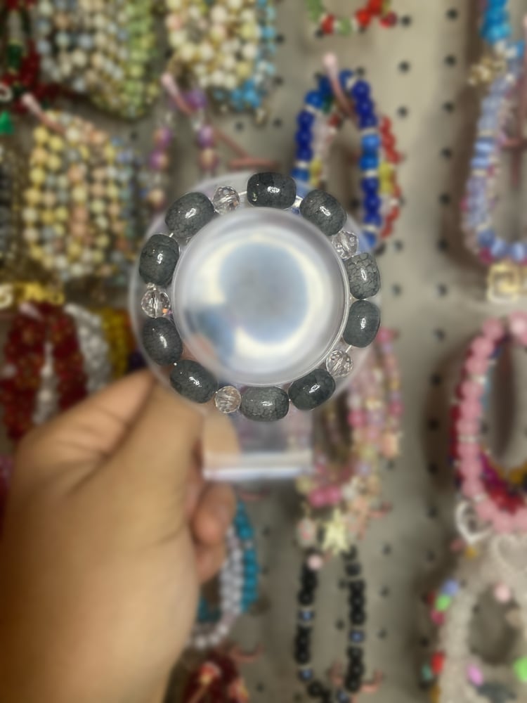 Image of Grey Oval