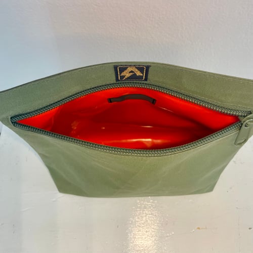 Image of TRAVEL POUCH LARGE - KHAKI CANVAS