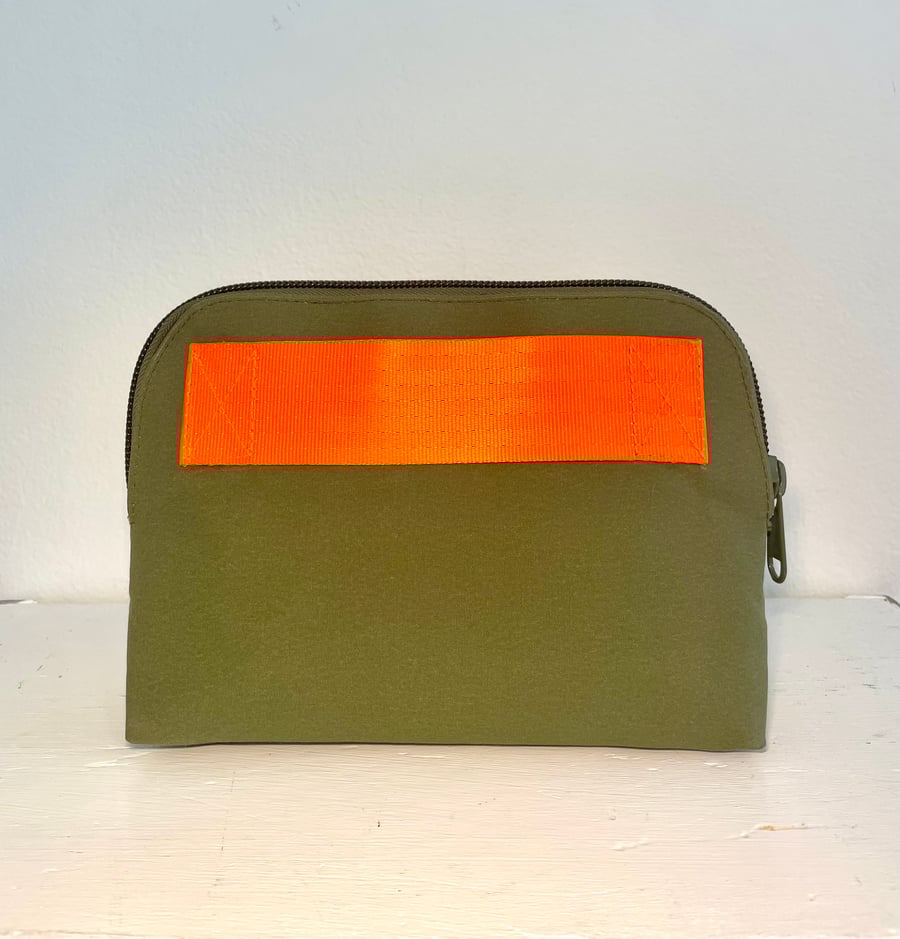 Image of TRAVEL POUCH SMALL - KHAKI CANVAS