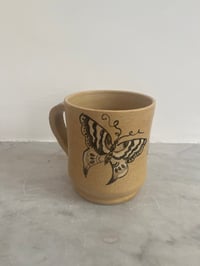 Image 3 of Mug (lovers + butterfly)