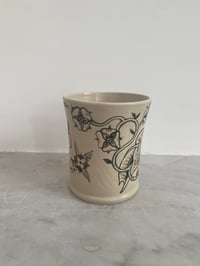 Image 3 of Mug (devil + shell) 