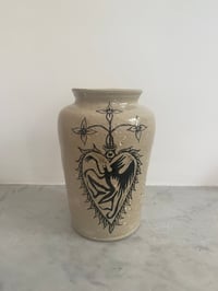 Image 2 of Vase (mischievous heart + Kiss) 