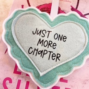 Image of Scalloped Heart Bookband ‘Just One More Chapter’