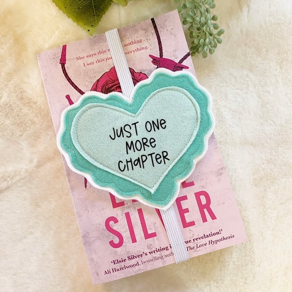 Image of Scalloped Heart Bookband ‘Just One More Chapter’
