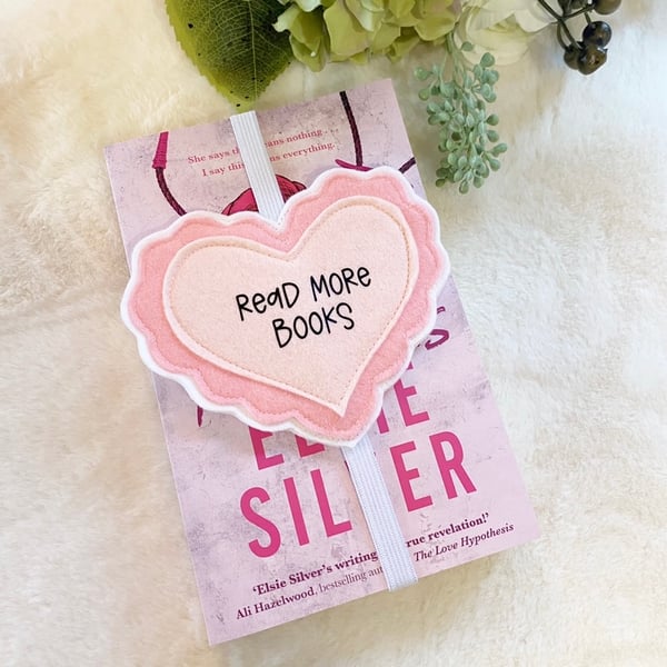 Image of Scalloped Heart Bookband ‘Read More Books’