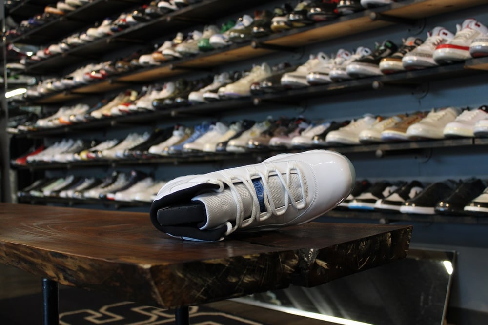 AIR JORDAN XI (11) "LEGEND BLUE" (2015)