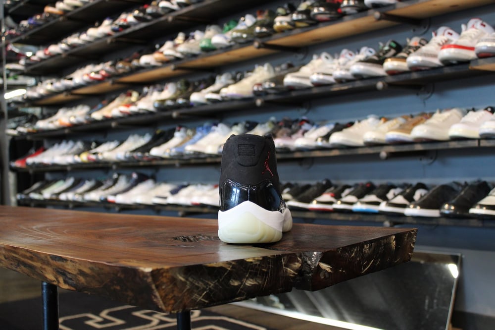 AIR JORDAN XI (11) "72-10"