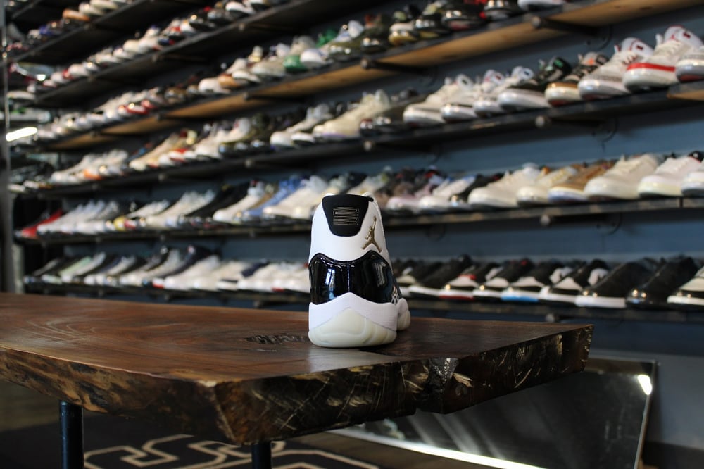 AIR JORDAN XI (11) "GRATITUDE"