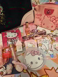 Image 7 of  Heritage Weekender Meets Hello Kitty Bundle 