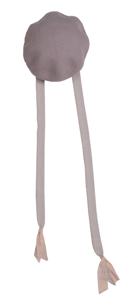 Image of BÉRÉT with old rose ribbons