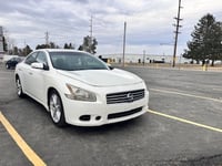 2010 Nissian Maxima 