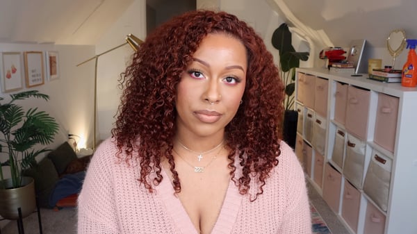 Image of KLAIYI HAIR CURLY REDDISH BROWN WIG (13X6) BRAND NEW