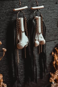 Image 6 of Raccoon bone earrings 
