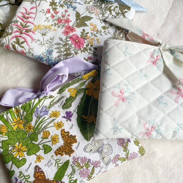 Image of Book sleeve- various vintage fabrics