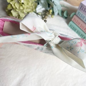 Image of Book sleeve- various vintage fabrics