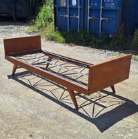 Image 3 of Lit de repos/ daybed modèle "Jour et nuit" Free Span