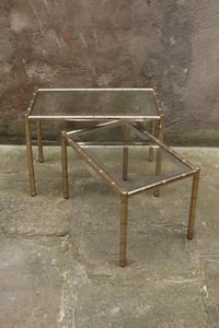 Image 1 of Paire de tables basses gigognes en métal doré effet bambou
