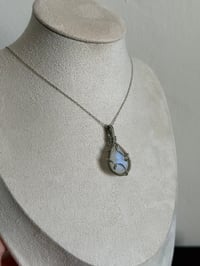 Image 4 of Moonstone in Sterling Silver