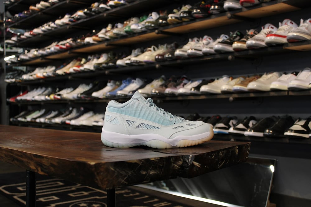 AIR JORDAN XI LOW IE (11) "EYBL PE" (2024)