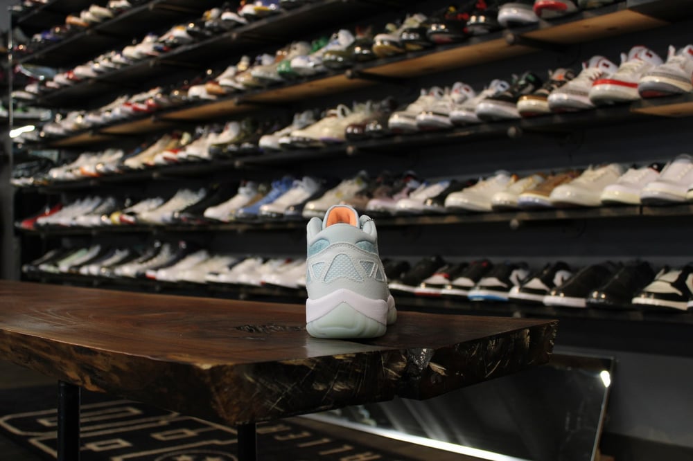 AIR JORDAN XI LOW IE (11) "EYBL PE" (2024)