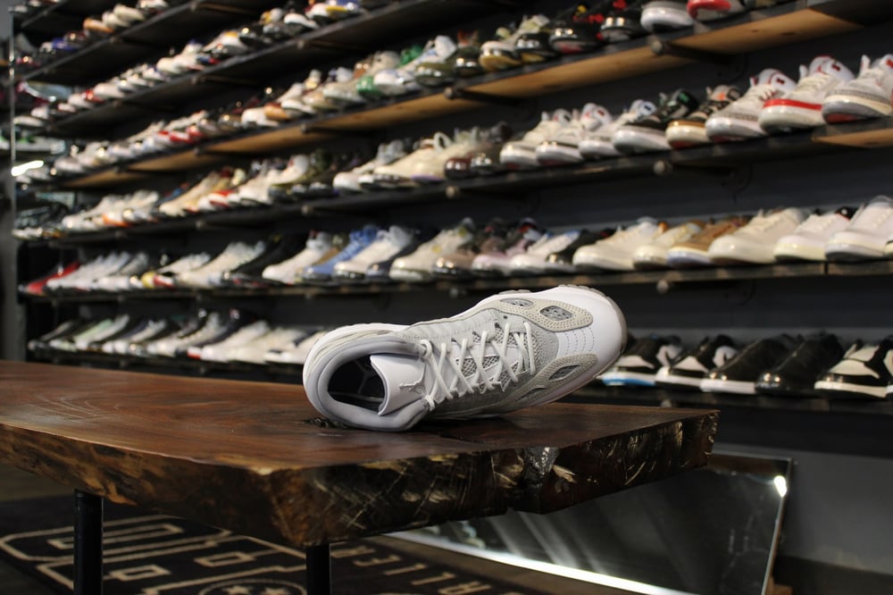 AIR JORDAN XI LOW IE (11) "LIGHT OREWOOD"